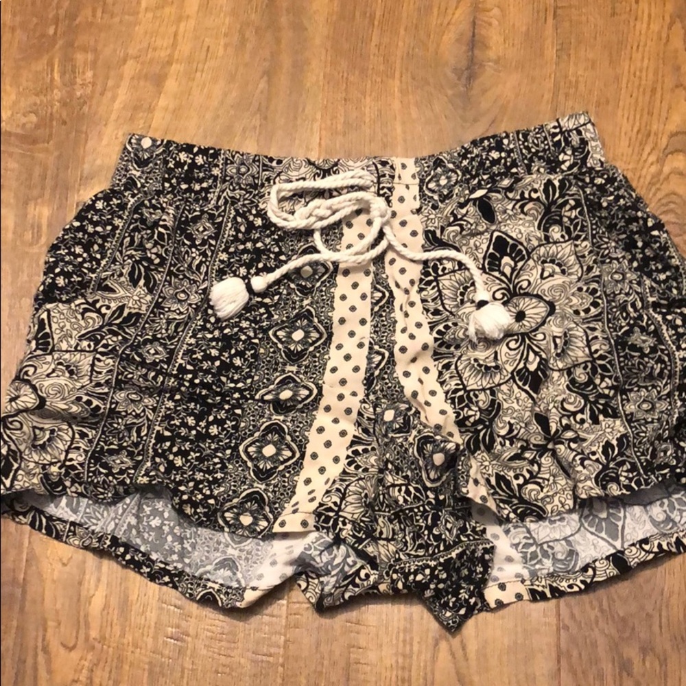 Flowy printed shorts